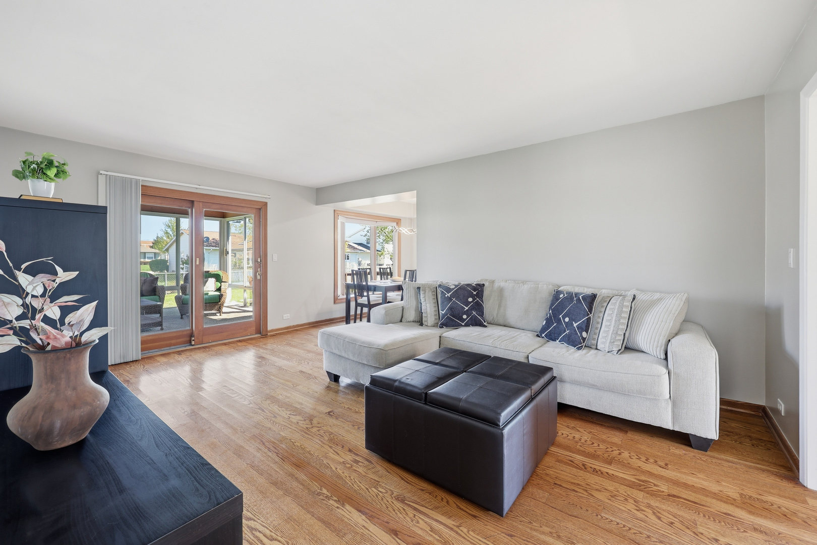 400 Banbury Avenue, Elk Grove Village, IL 60007