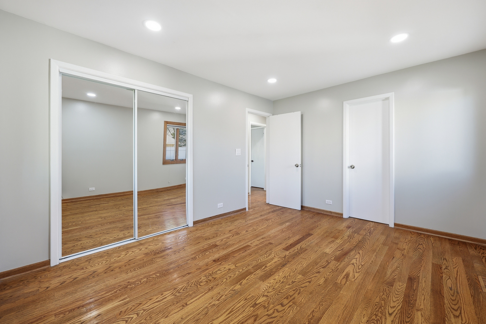 400 Banbury Avenue, Elk Grove Village, IL 60007