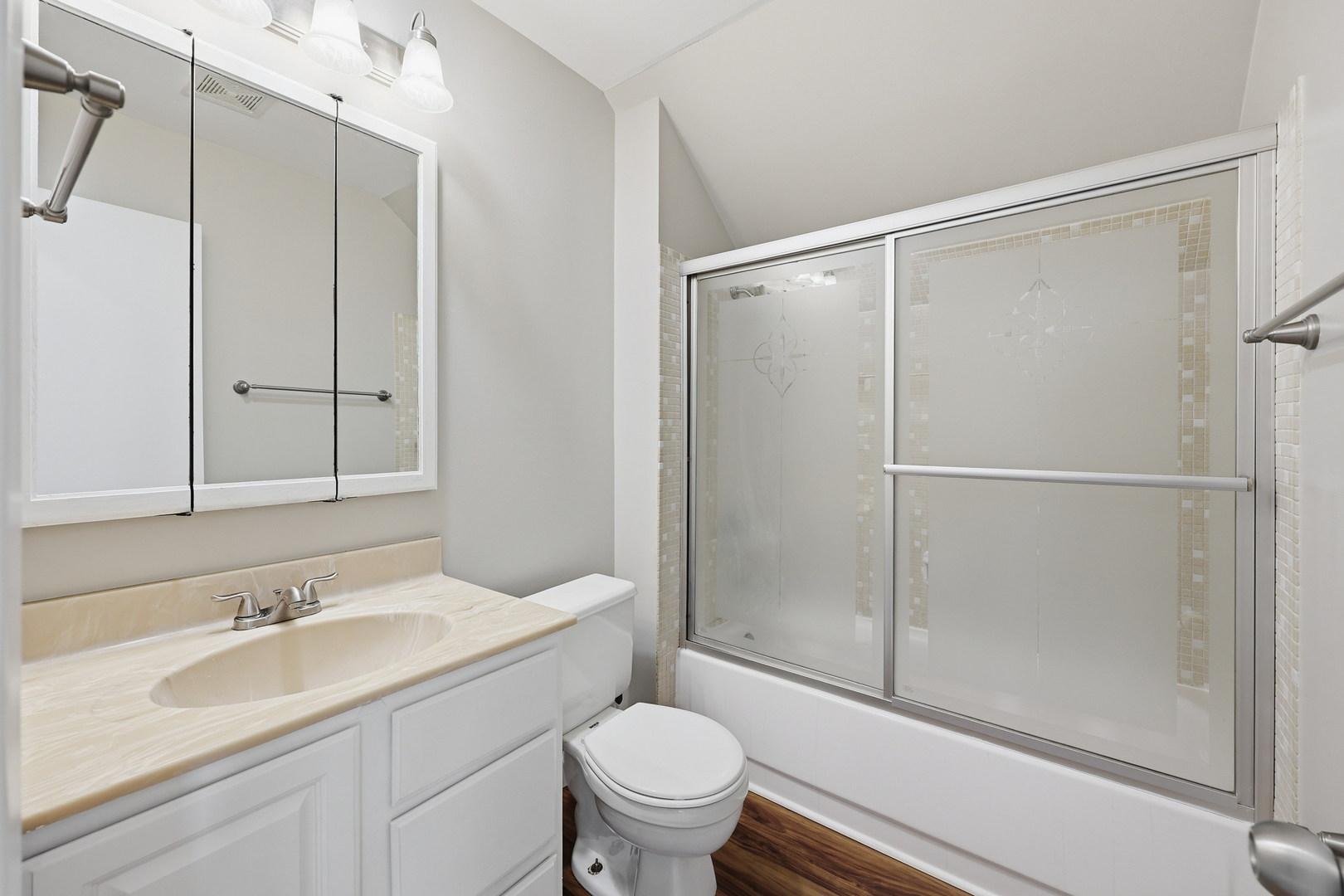 400 Banbury Avenue, Elk Grove Village, IL 60007