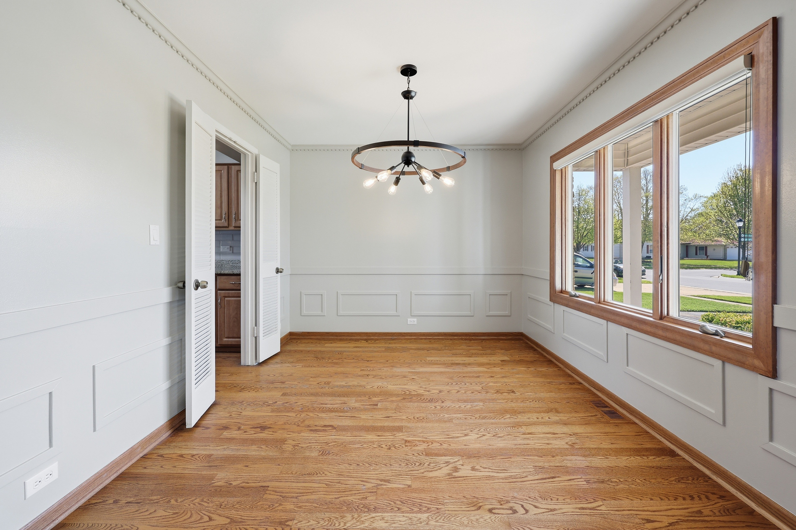 400 Banbury Avenue, Elk Grove Village, IL 60007