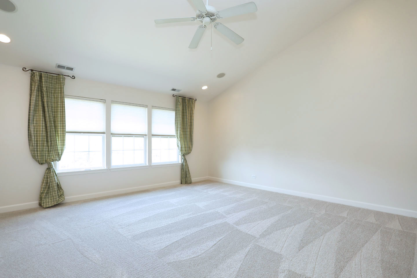 2140 Edgartown Lane, Hoffman Estates, IL 60194