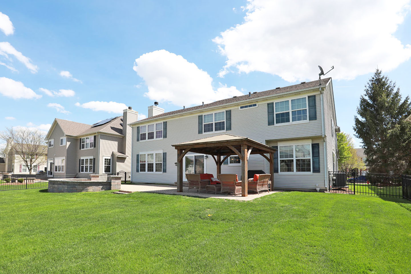 2140 Edgartown Lane, Hoffman Estates, IL 60194