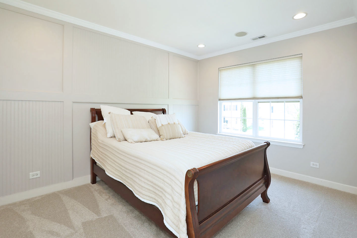 2140 Edgartown Lane, Hoffman Estates, IL 60194