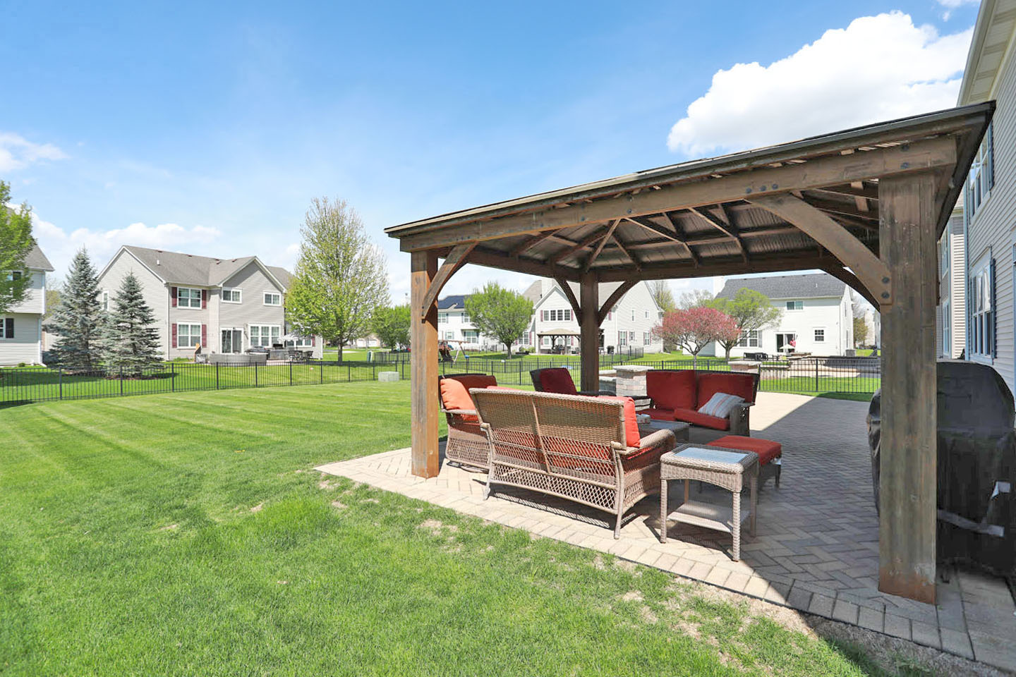 2140 Edgartown Lane, Hoffman Estates, IL 60194