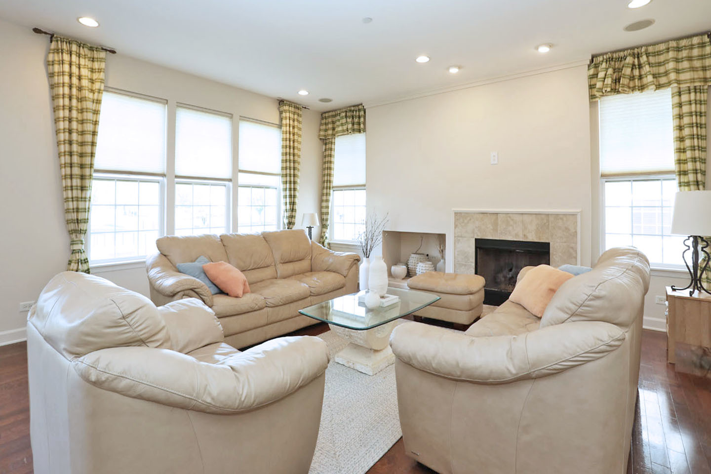 2140 Edgartown Lane, Hoffman Estates, IL 60194