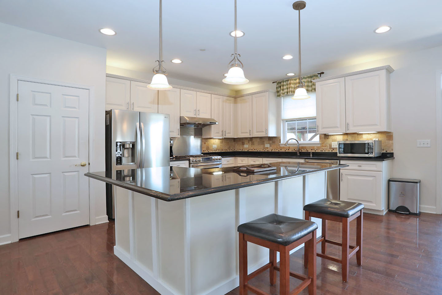 2140 Edgartown Lane, Hoffman Estates, IL 60194