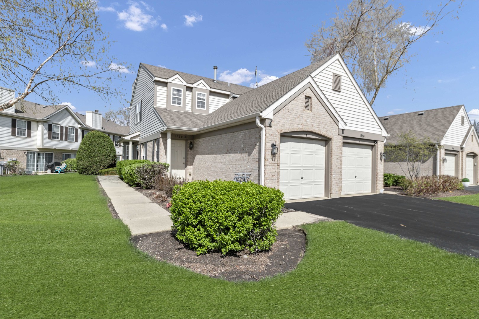 1960 HERON Avenue #B, Schaumburg, IL 60193