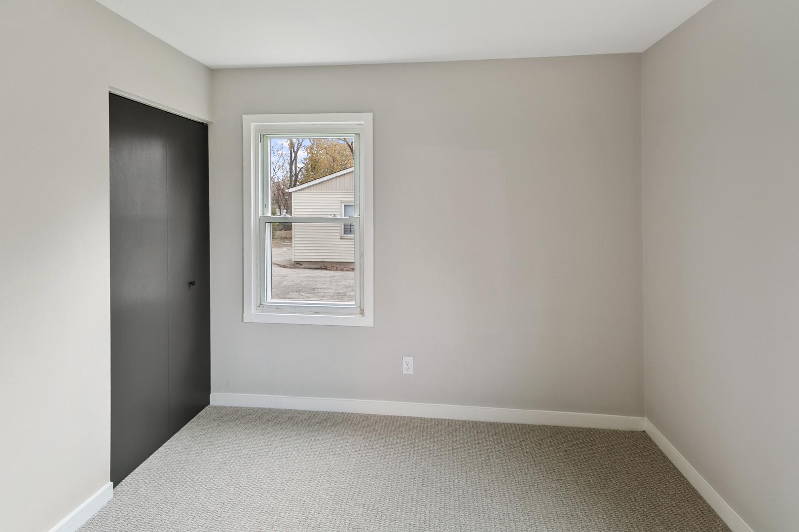 21704 CLYDE Avenue, Sauk Village, IL 60411