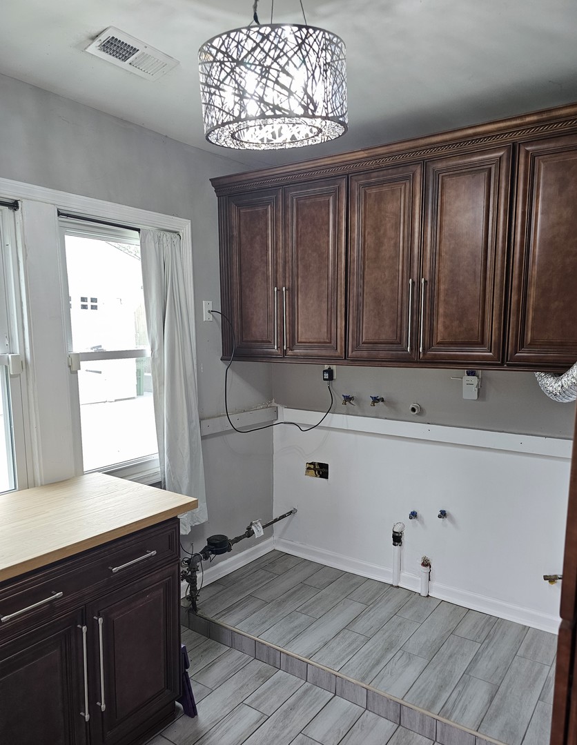 9634 Meade Avenue, Oak Lawn, IL 60453