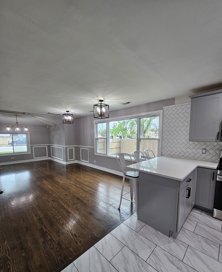 9634 Meade Avenue, Oak Lawn, IL 60453