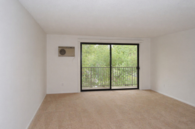 2200 S Stewart Avenue #1C, Lombard, IL 60148