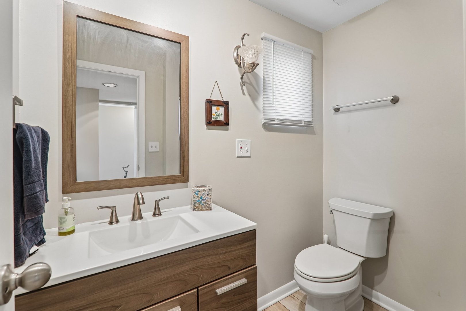 59 Cora Avenue, Fox Lake, IL 60020