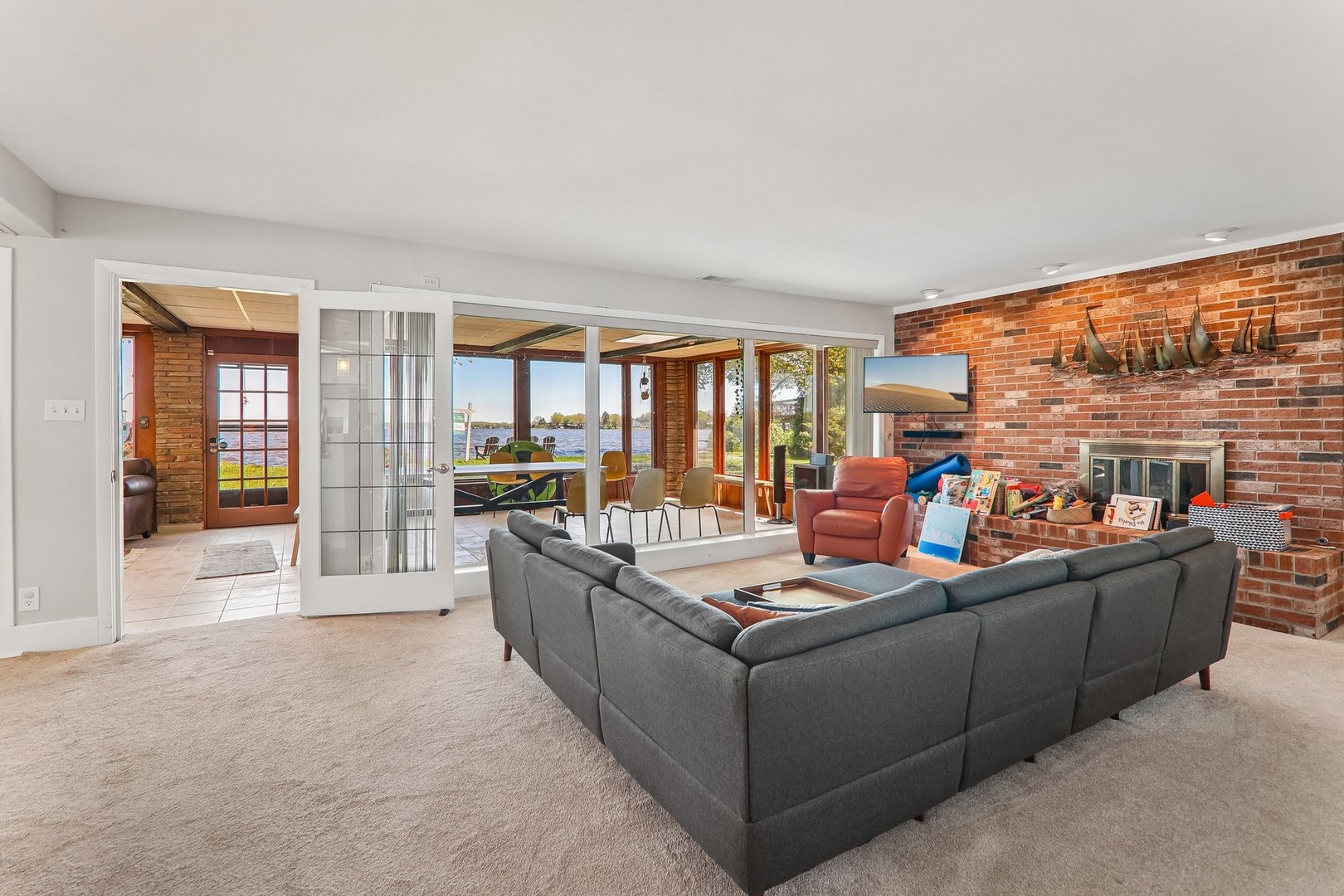 59 Cora Avenue, Fox Lake, IL 60020