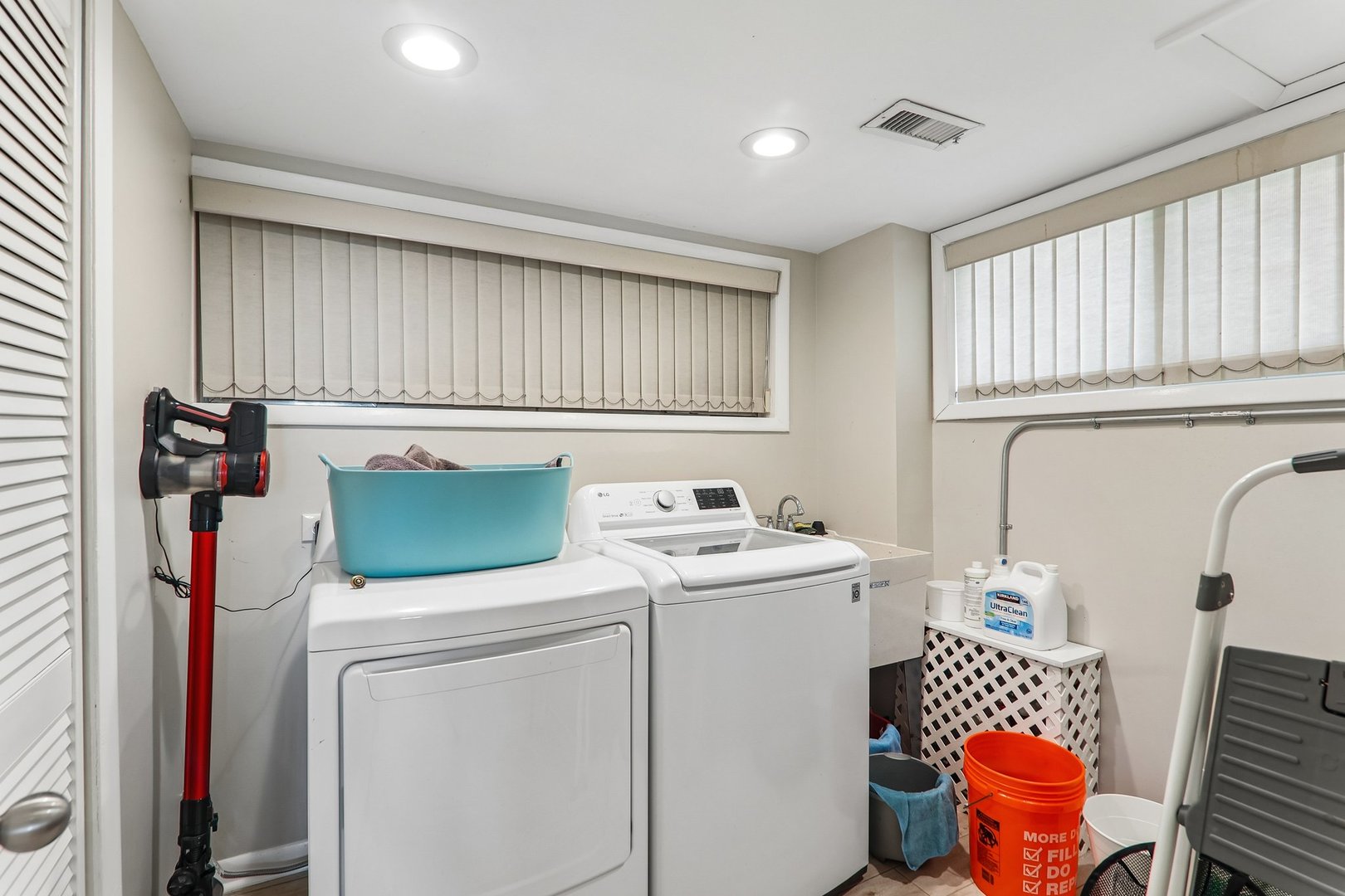 59 Cora Avenue, Fox Lake, IL 60020