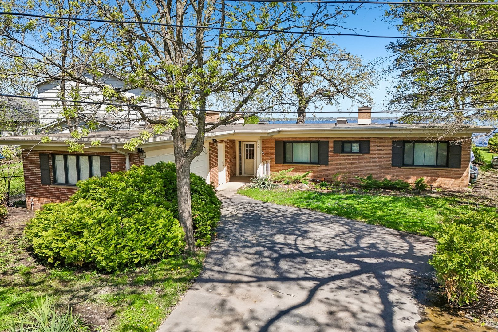 59 Cora Avenue, Fox Lake, IL 60020