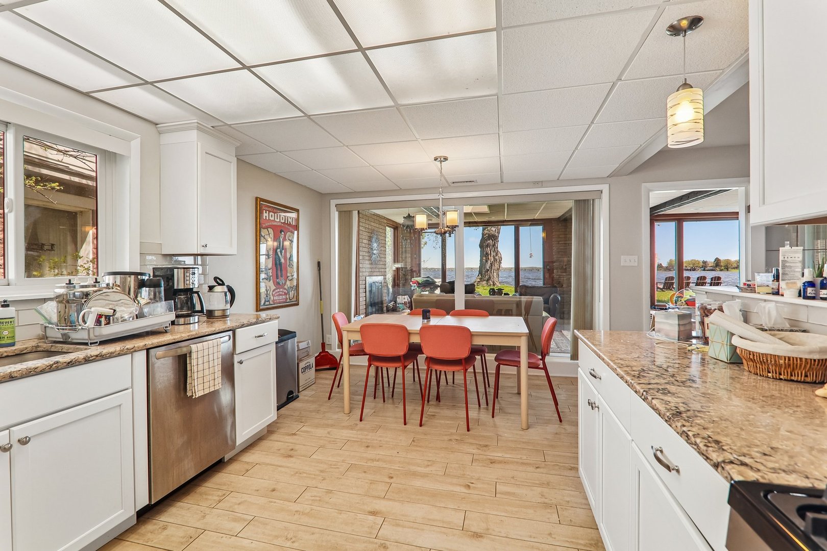 59 Cora Avenue, Fox Lake, IL 60020