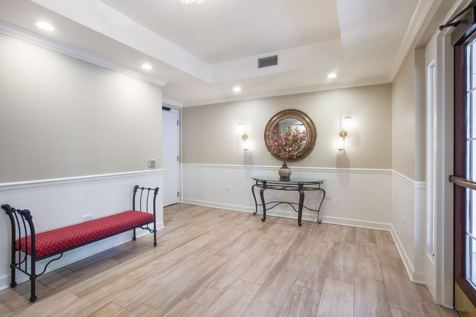 446 McDaniels Circle #302, Clarendon Hills, IL 60514