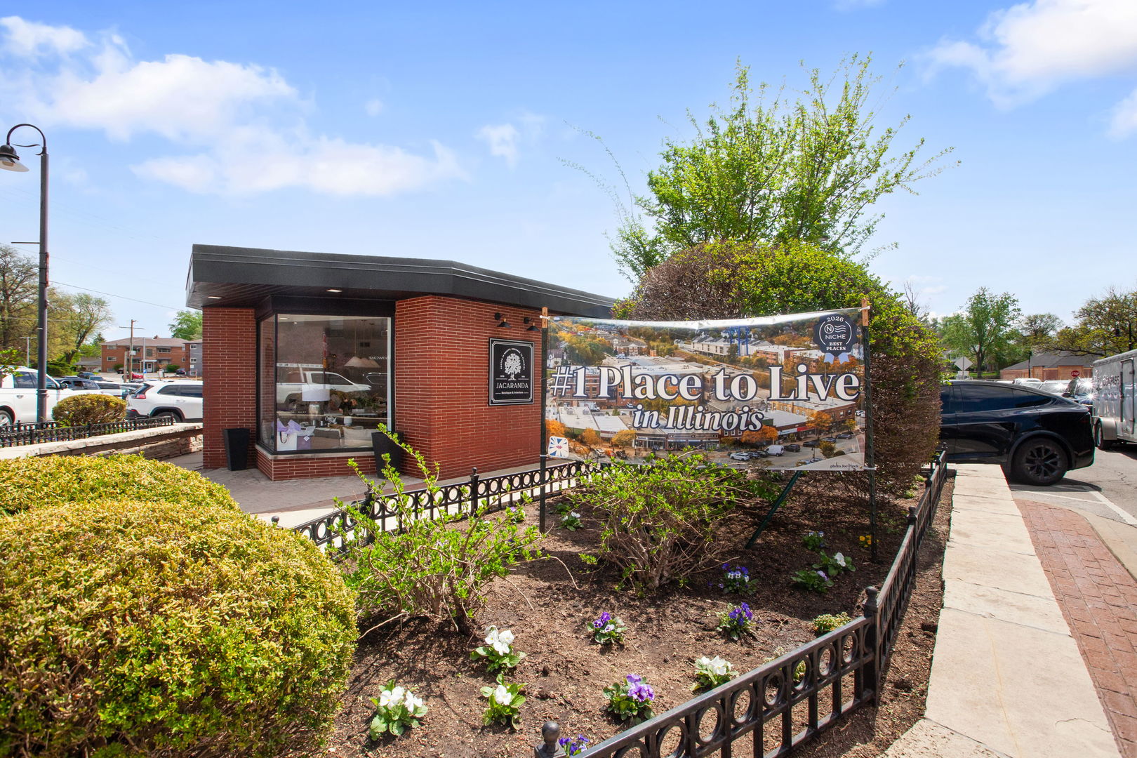 446 McDaniels Circle #302, Clarendon Hills, IL 60514