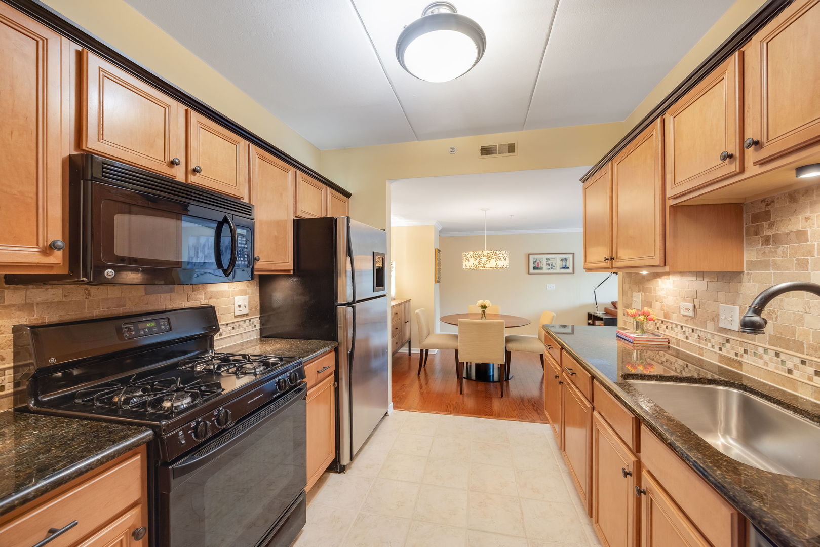 446 McDaniels Circle #302, Clarendon Hills, IL 60514