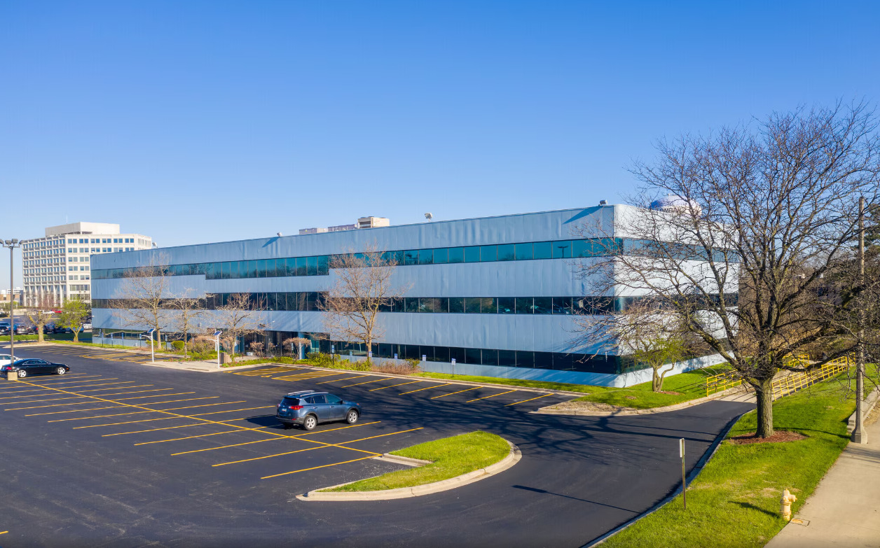 246 E Janata Boulevard, Lombard, IL 60148