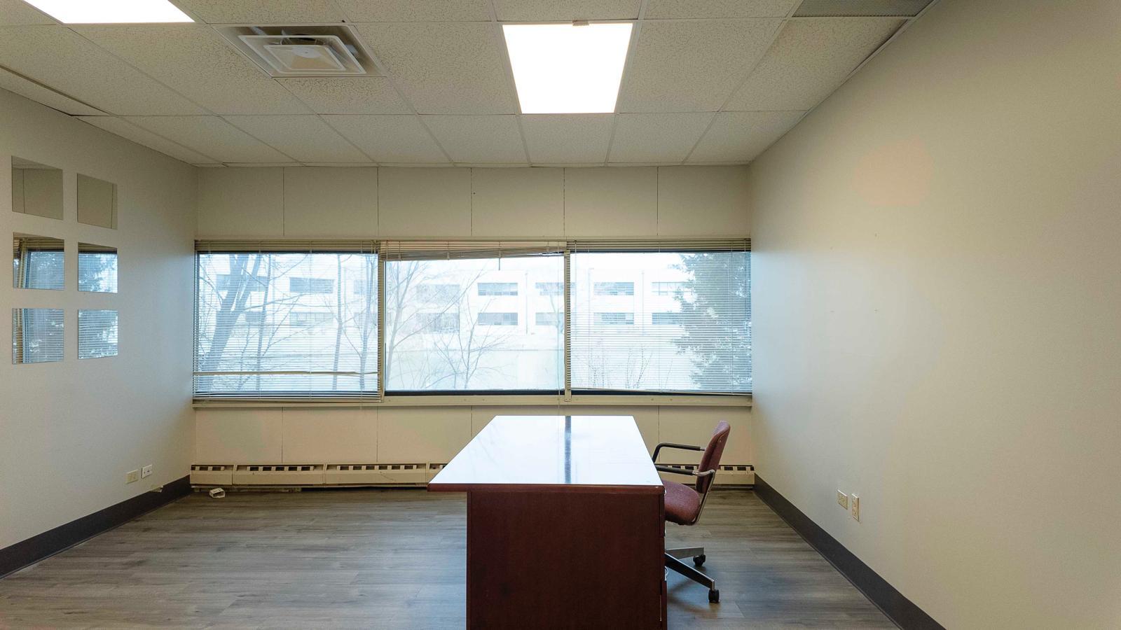 246 E Janata Boulevard, Lombard, IL 60148