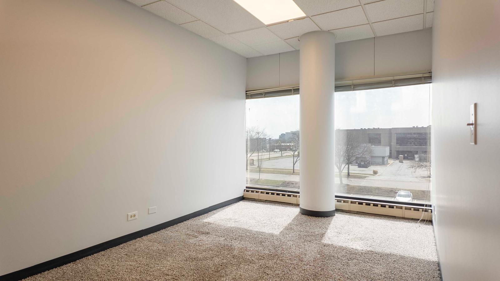 246 E Janata Boulevard, Lombard, IL 60148