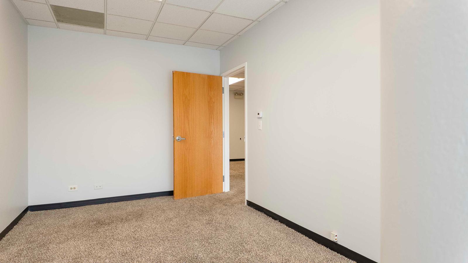 246 E Janata Boulevard, Lombard, IL 60148