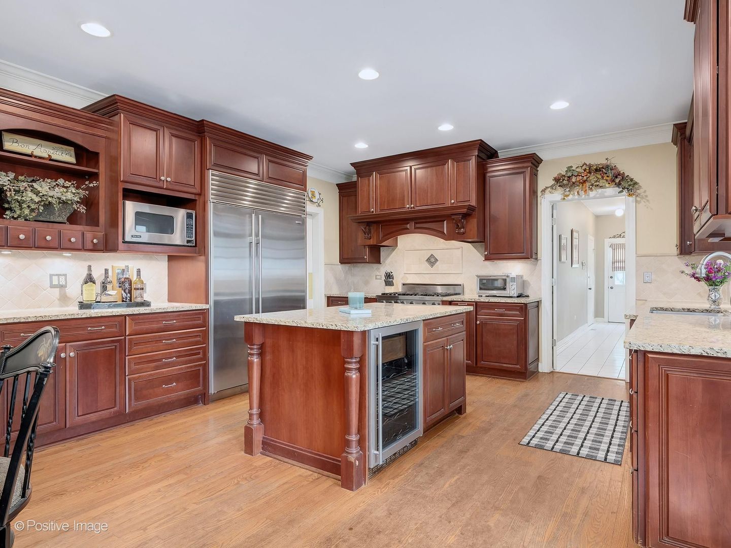 800 W 7th Street, Hinsdale, IL 60521