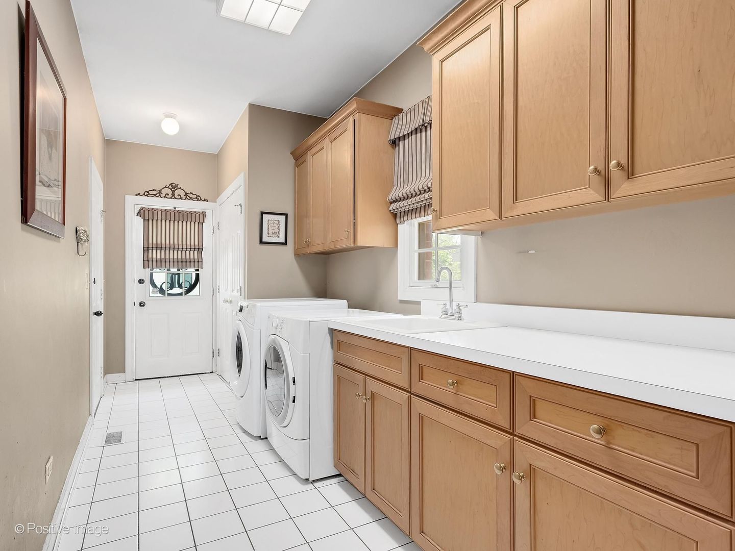 800 W 7th Street, Hinsdale, IL 60521