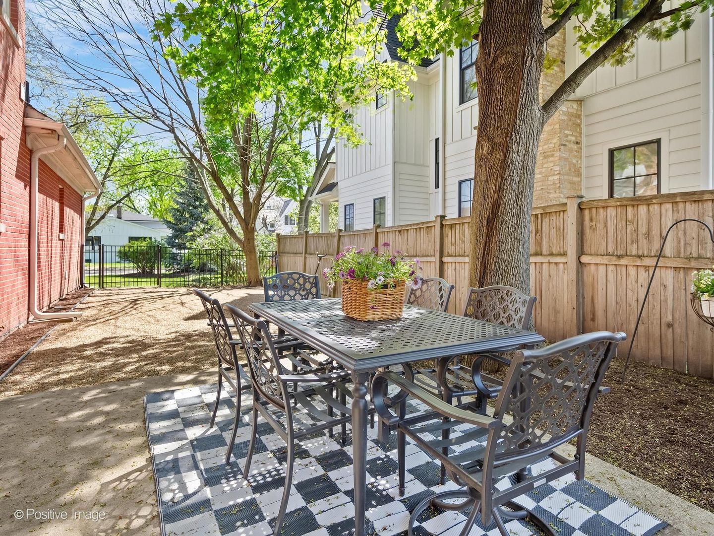 800 W 7th Street, Hinsdale, IL 60521