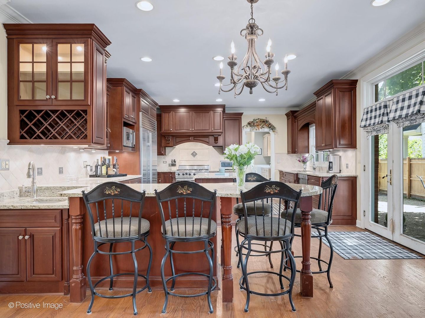 800 W 7th Street, Hinsdale, IL 60521