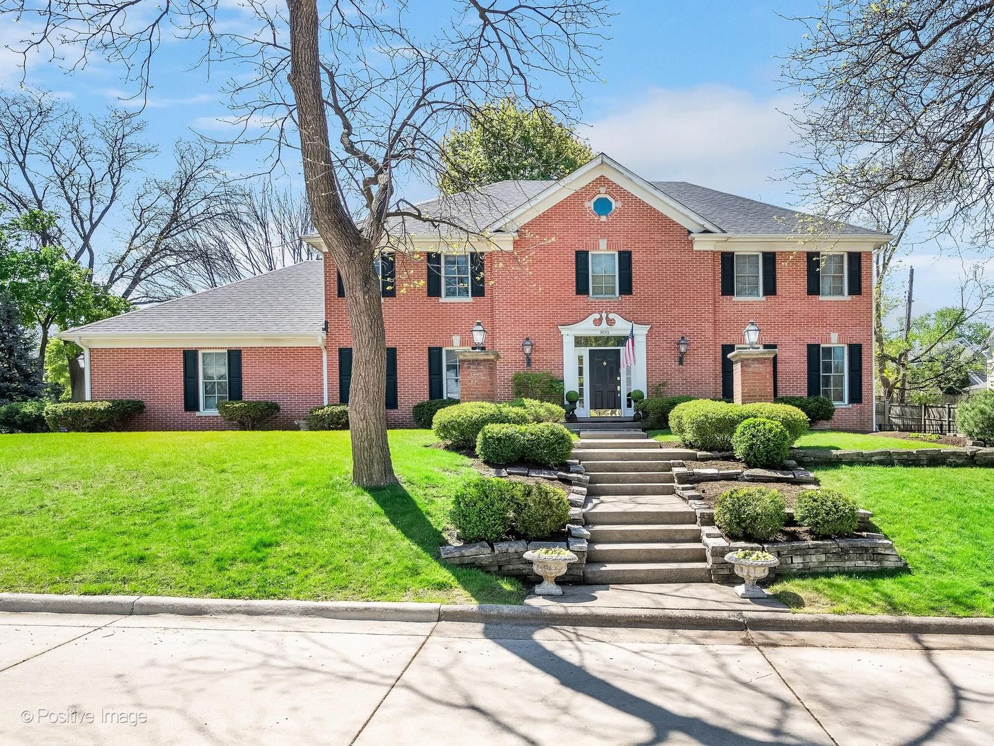800 W 7th Street, Hinsdale, IL 60521