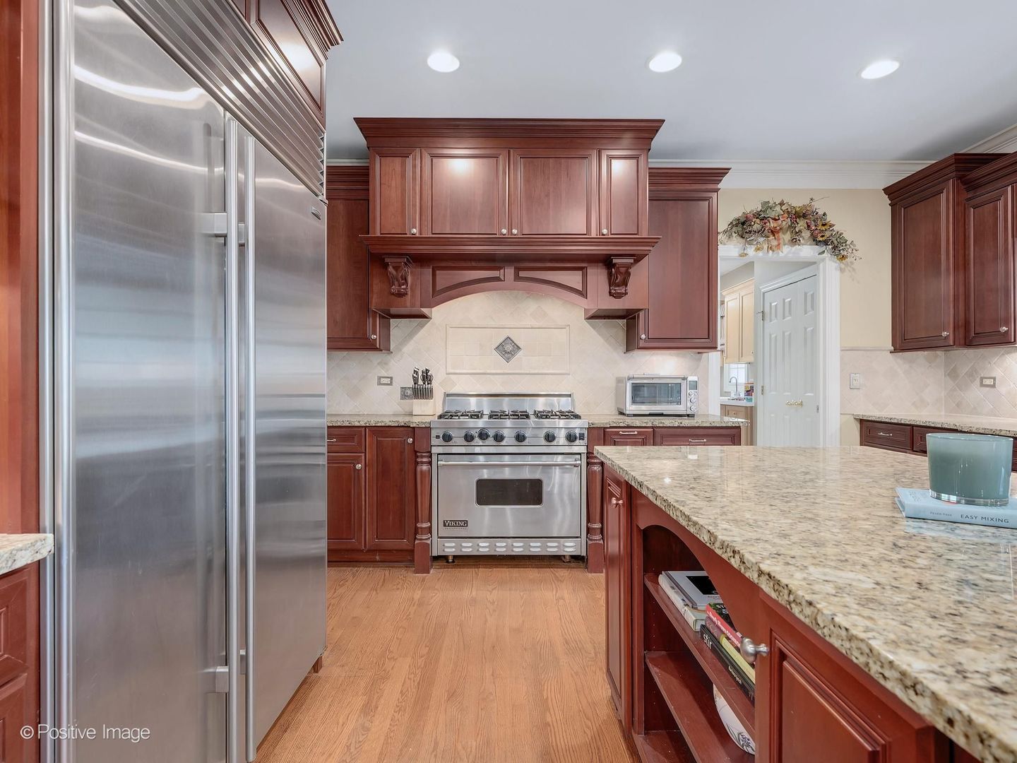 800 W 7th Street, Hinsdale, IL 60521