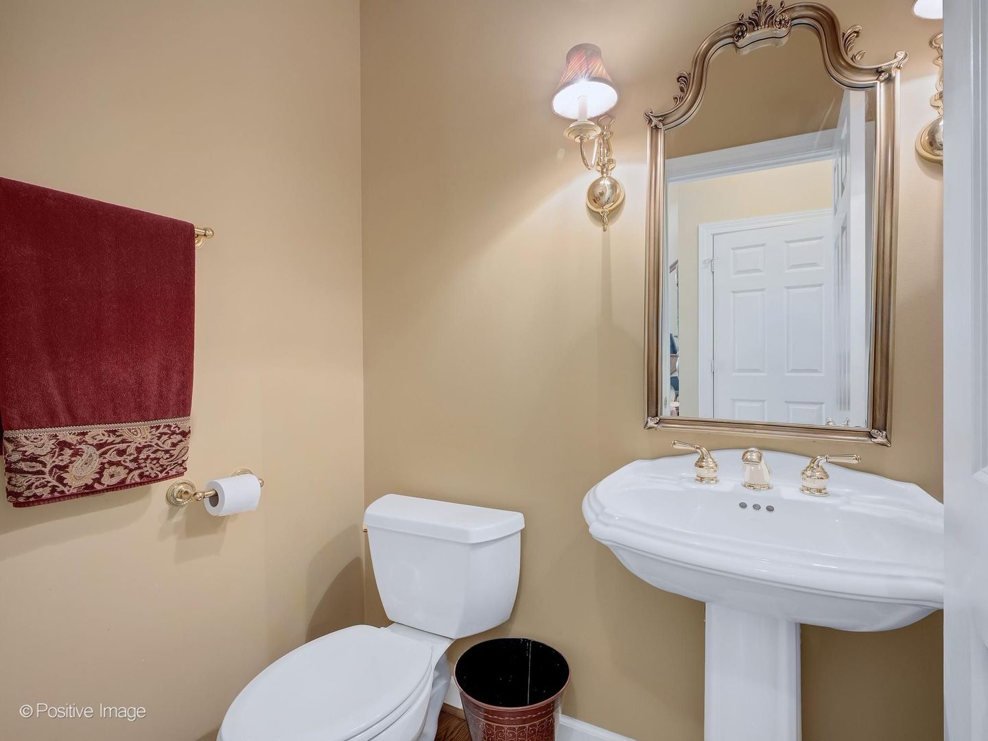 800 W 7th Street, Hinsdale, IL 60521