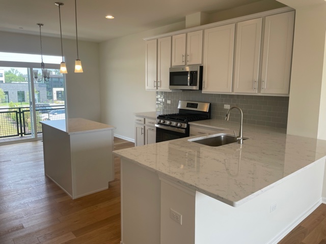 3S629 Camden Street, Warrenville, IL 60555