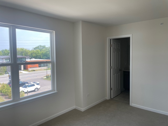 3S629 Camden Street, Warrenville, IL 60555