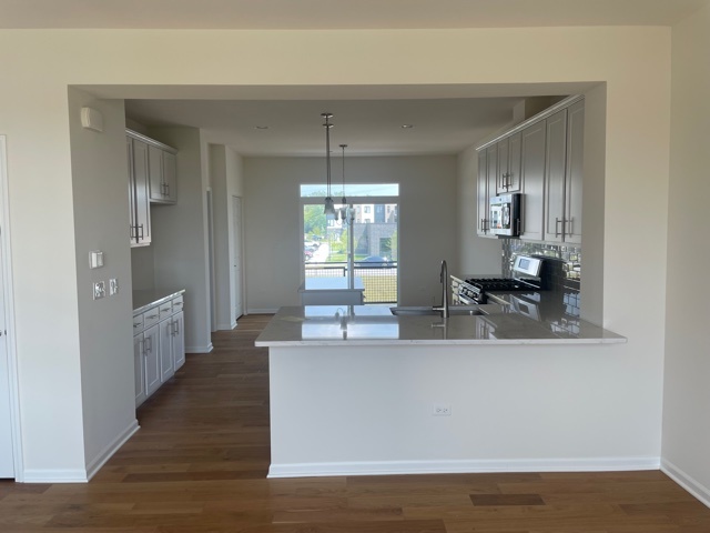 3S629 Camden Street, Warrenville, IL 60555