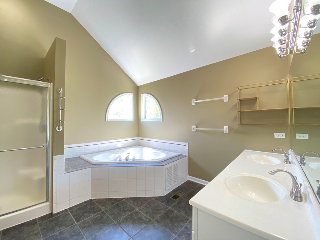 720 KENDRIDGE Court, Aurora, IL 60502