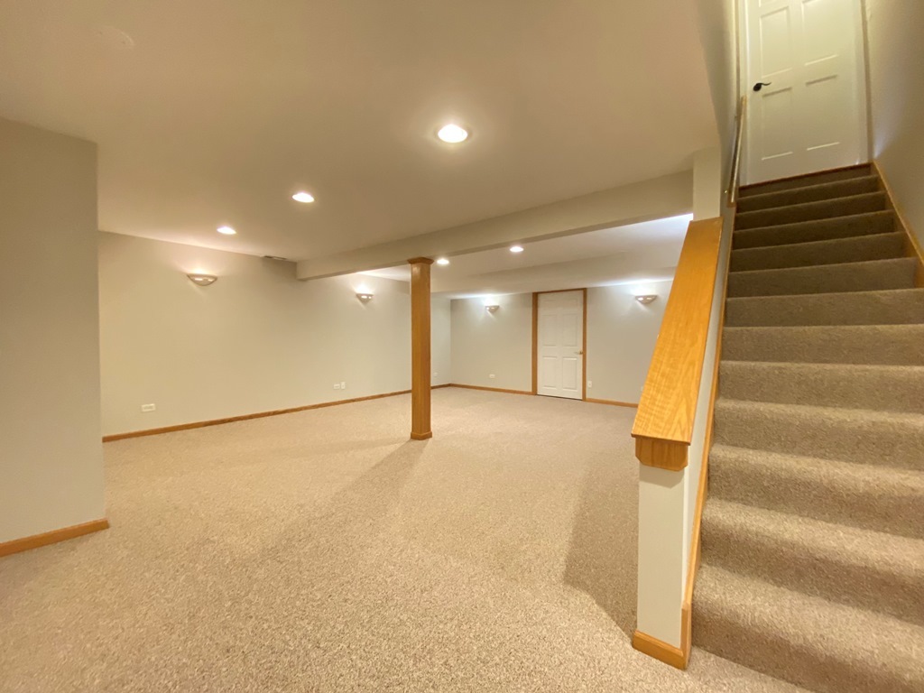720 KENDRIDGE Court, Aurora, IL 60502