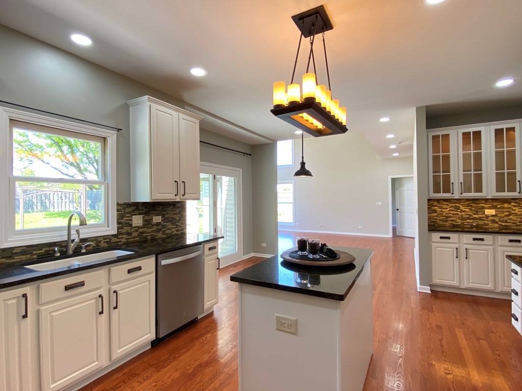 720 KENDRIDGE Court, Aurora, IL 60502