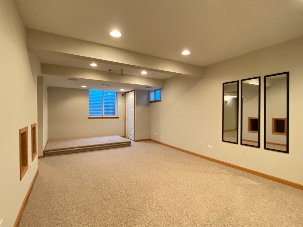 720 KENDRIDGE Court, Aurora, IL 60502