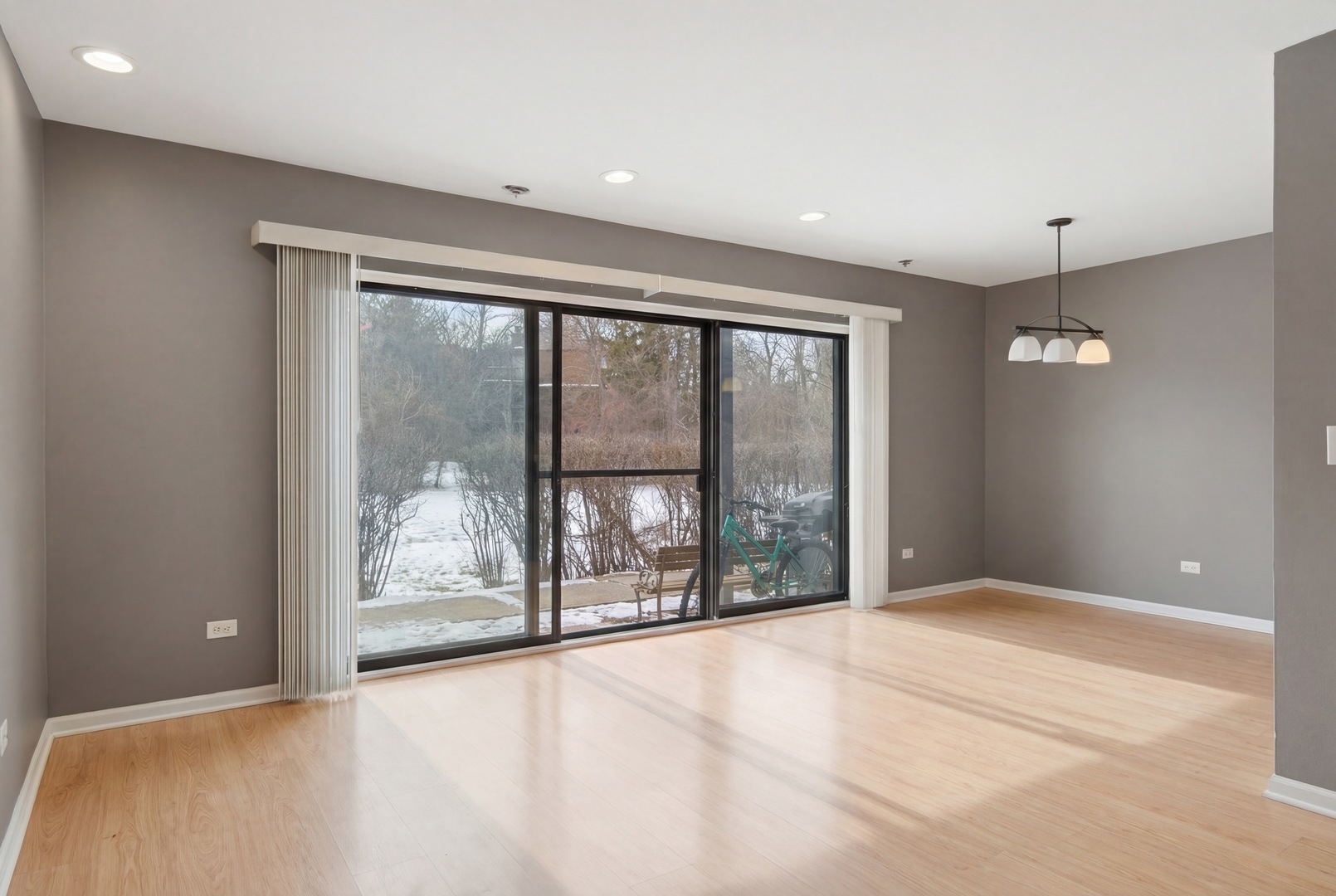 835 Waterview Circle #2, Vernon Hills, IL 60061