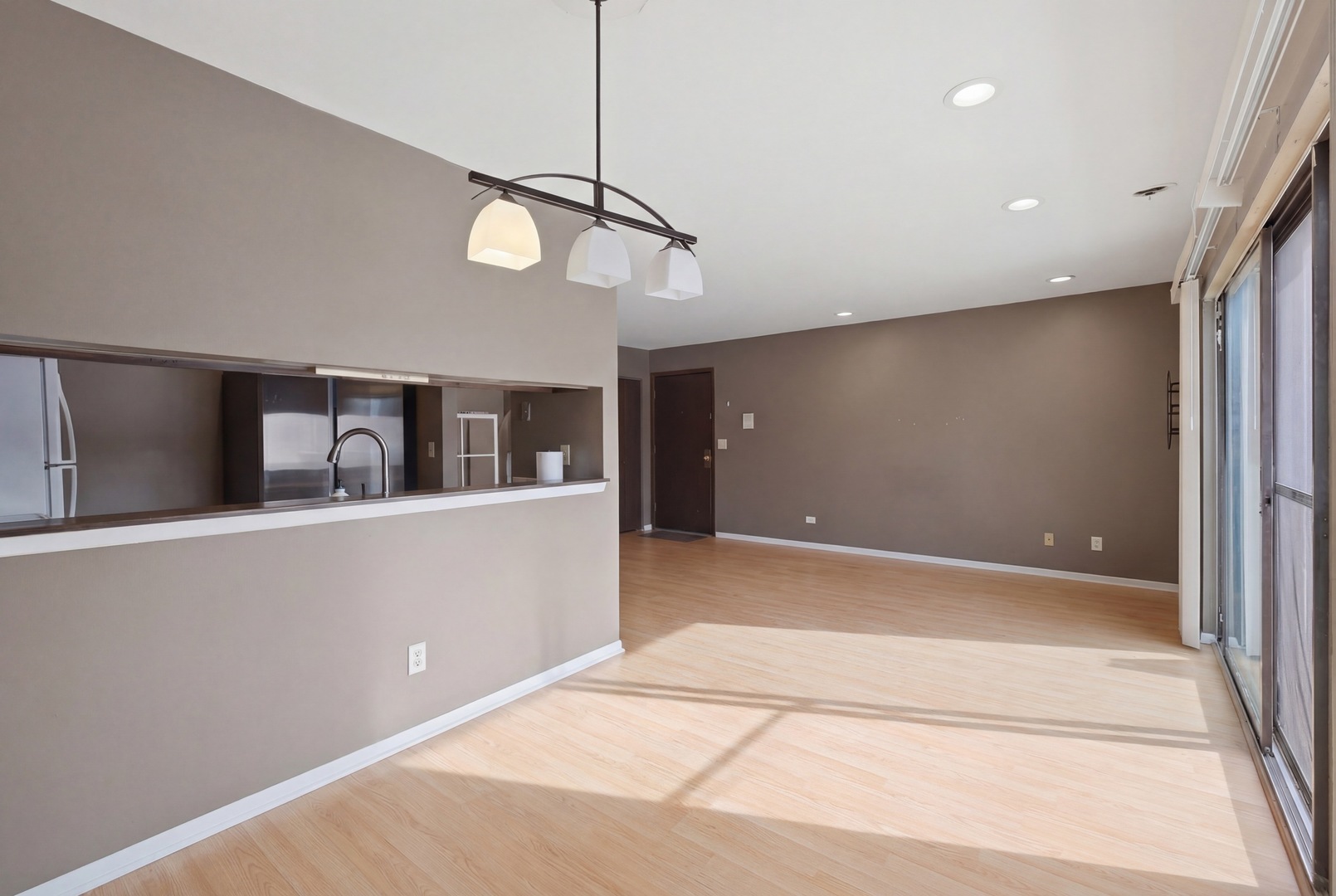 835 Waterview Circle #2, Vernon Hills, IL 60061