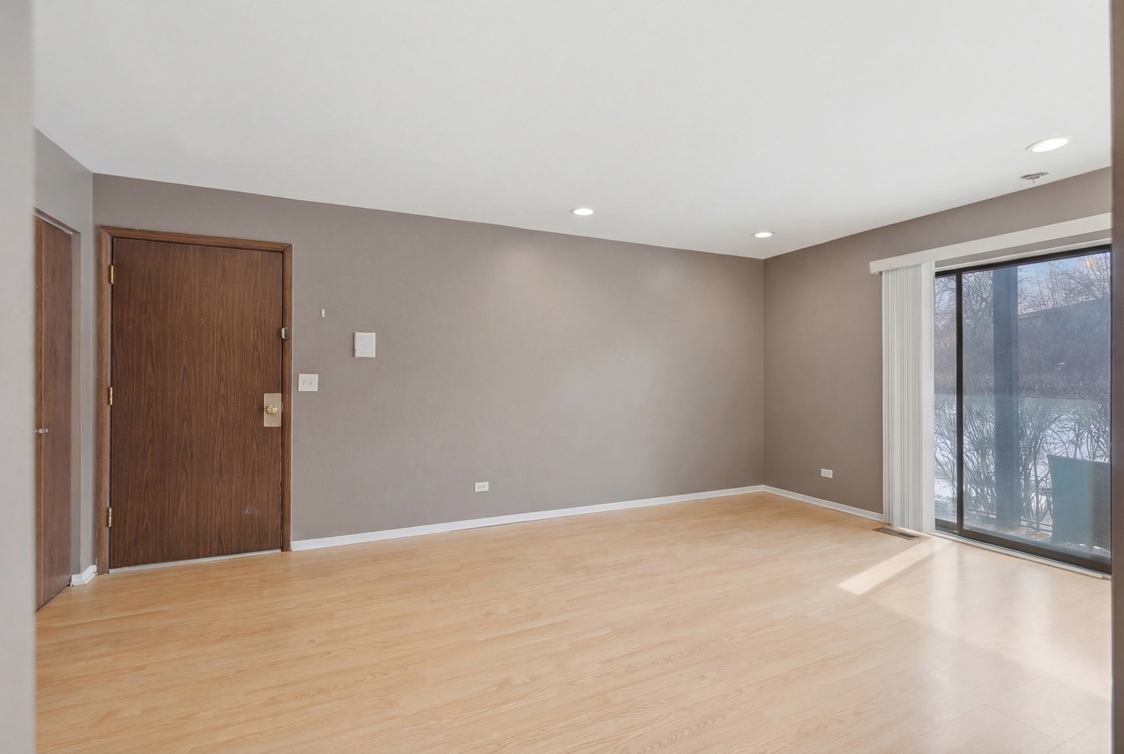 835 Waterview Circle #2, Vernon Hills, IL 60061