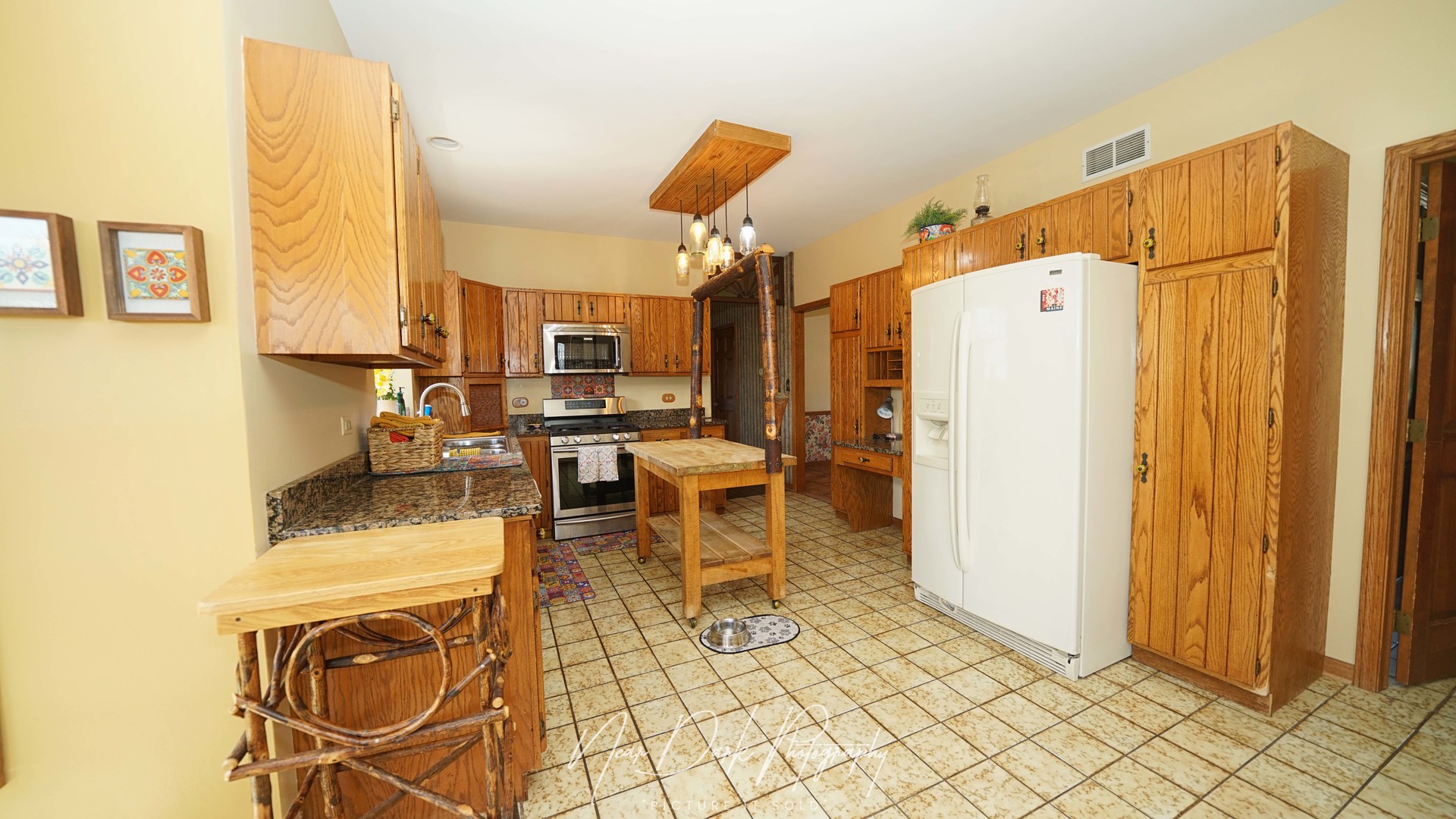 17665 W Julie Lane, Gurnee, IL 60031