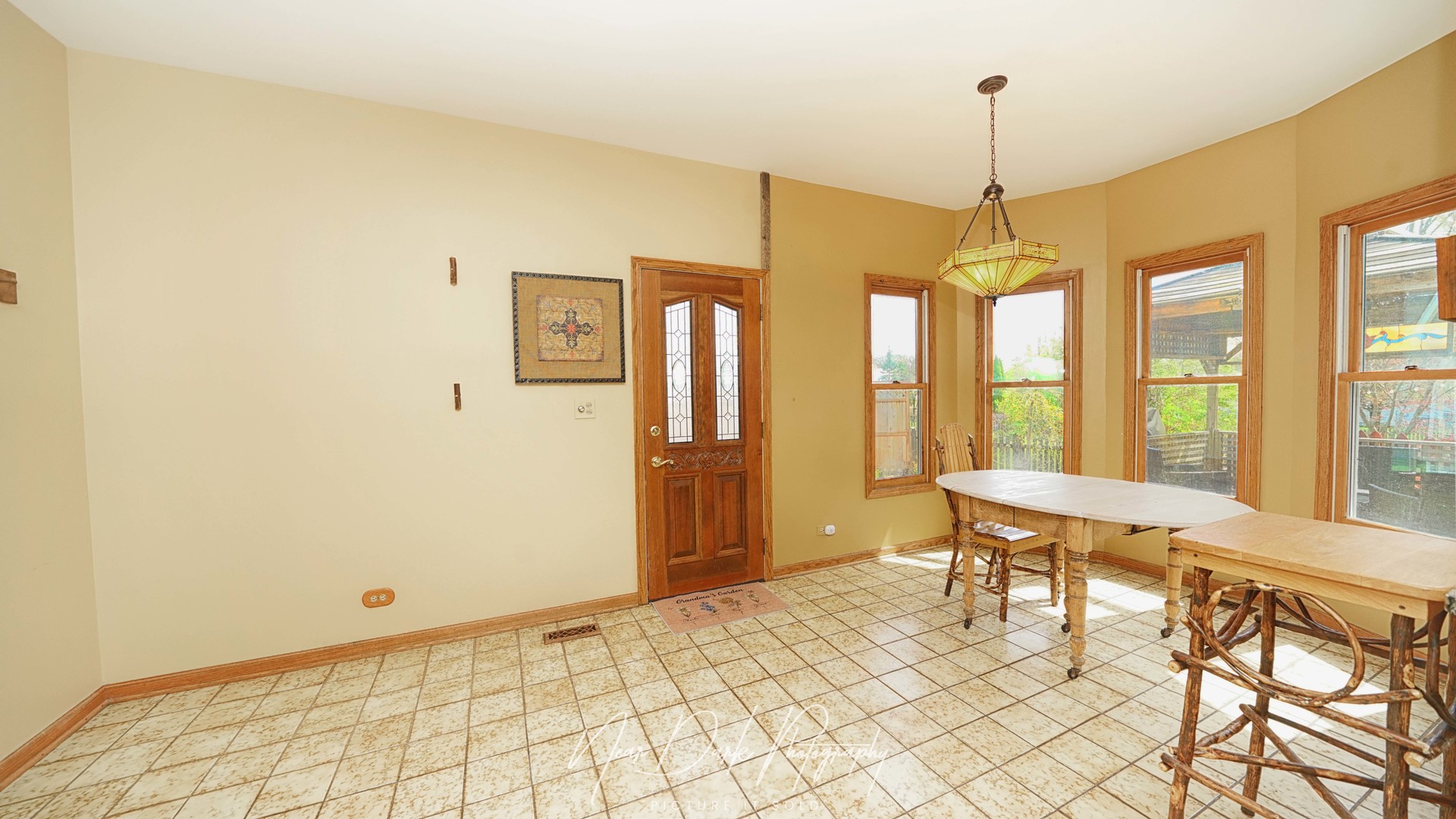 17665 W Julie Lane, Gurnee, IL 60031