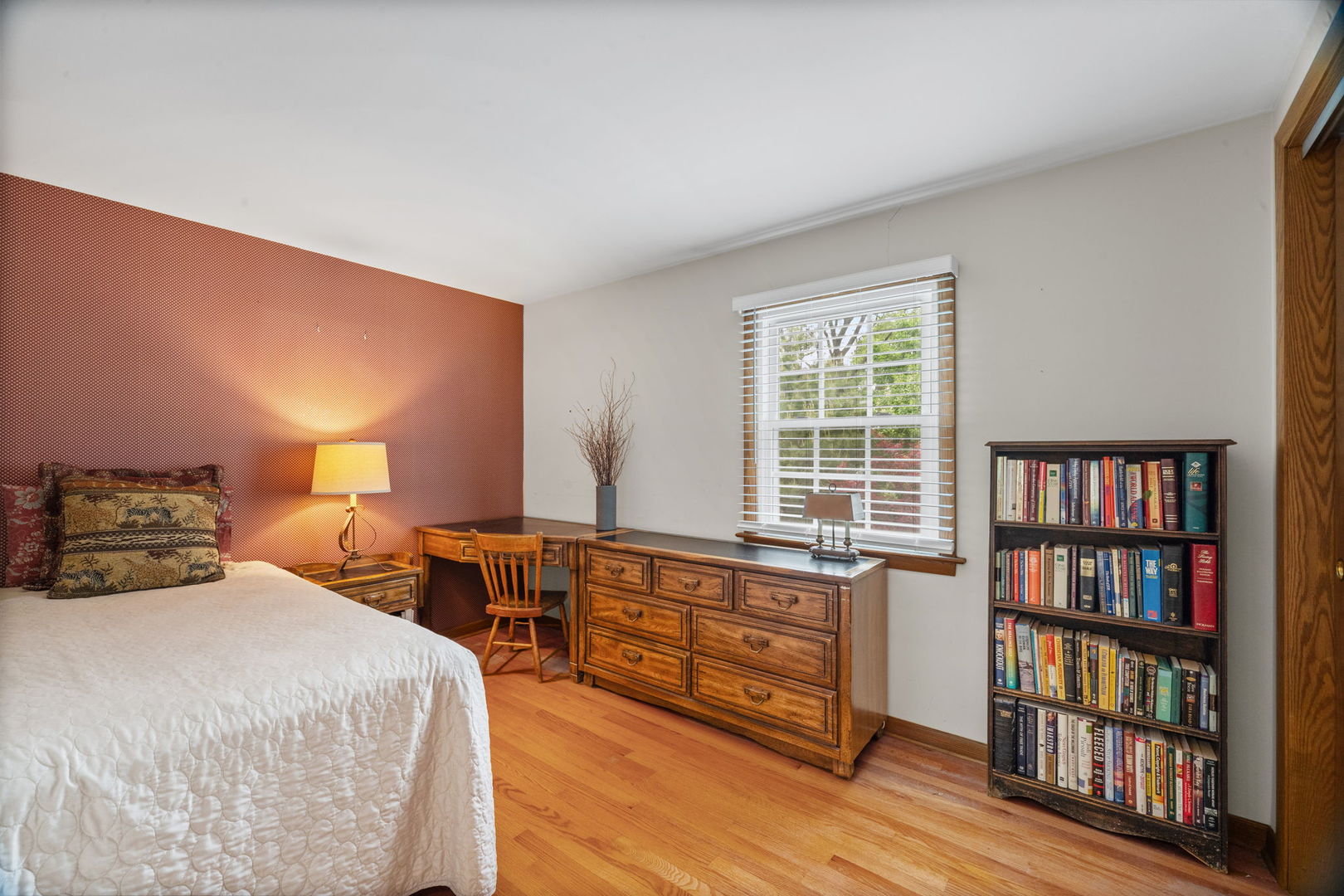 1533 N Belmont Avenue, Arlington Heights, IL 60004