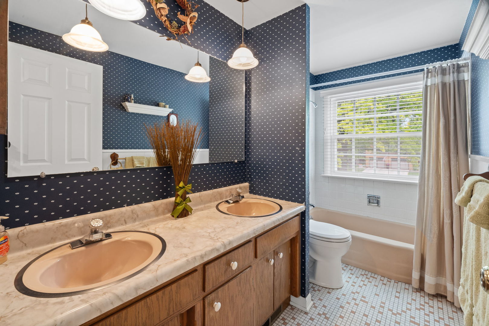 1533 N Belmont Avenue, Arlington Heights, IL 60004