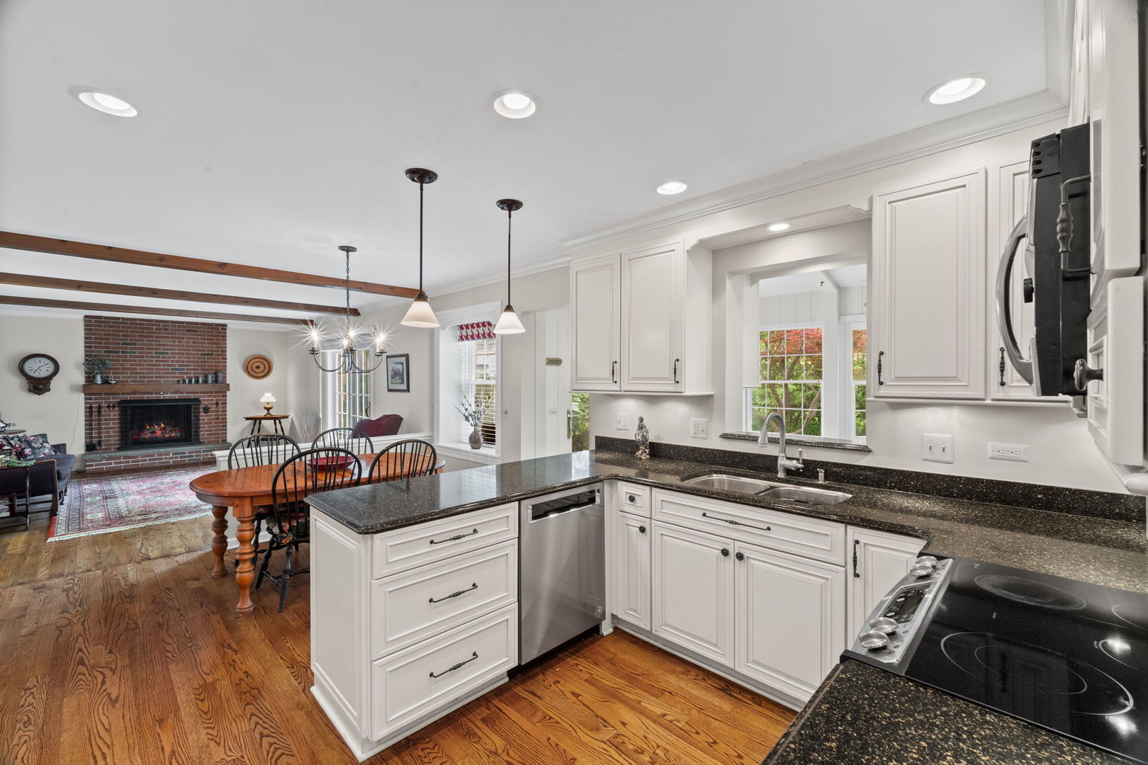 1533 N Belmont Avenue, Arlington Heights, IL 60004