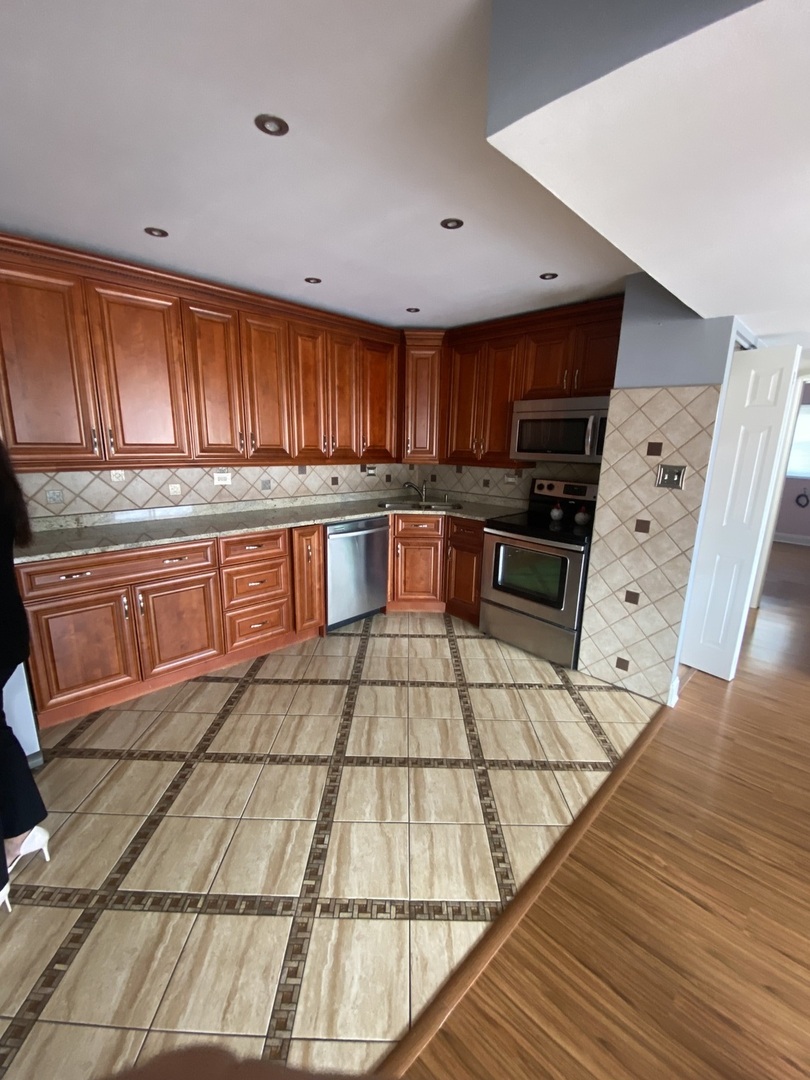 9708 S NOTTINGHAM Avenue #9, Chicago Ridge, IL 60415